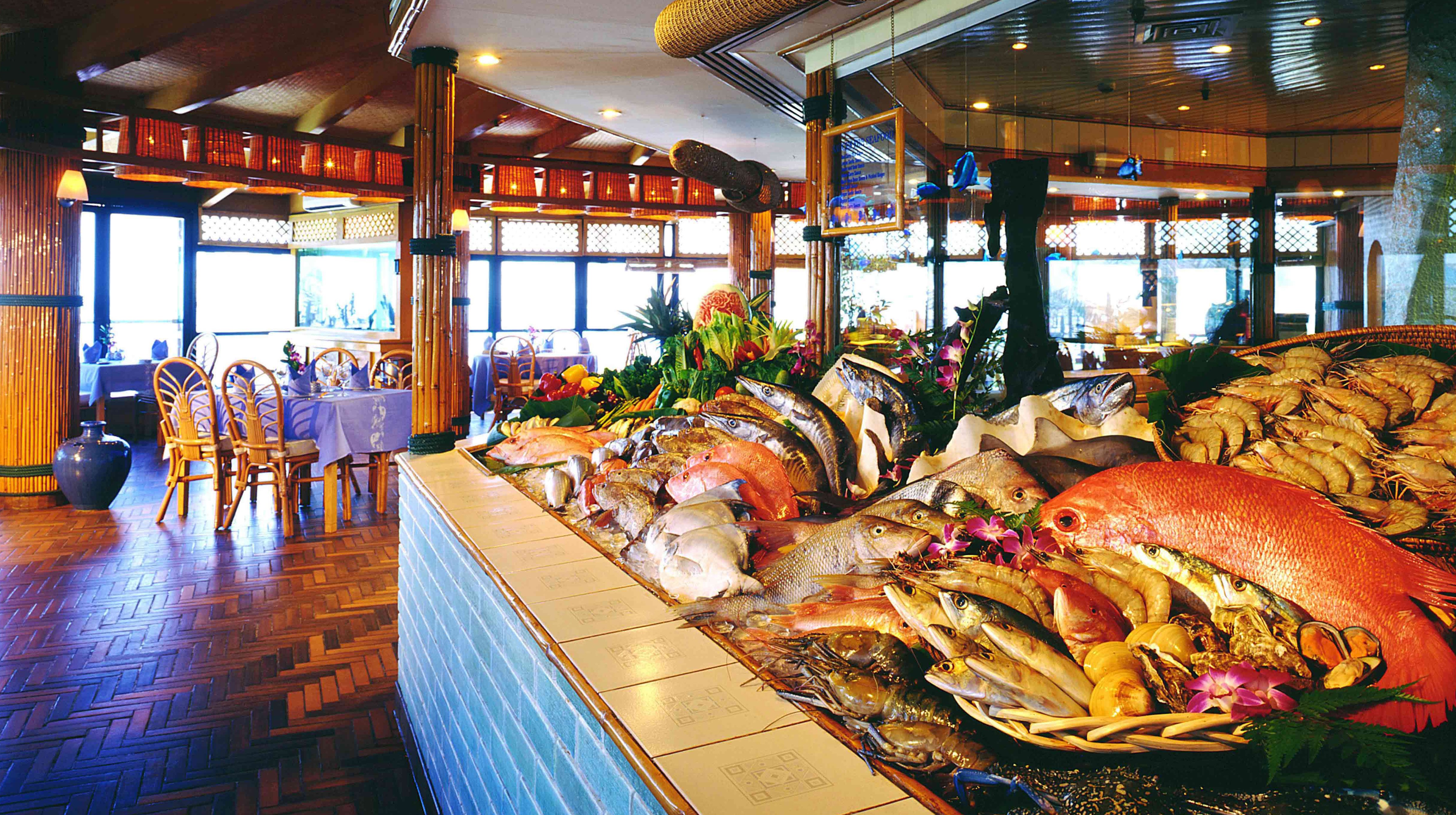  Le Fishmarket est idéal pour les amateurs de fruits de mer frais, proposant une cuisine méditerranéenne raffinée.
