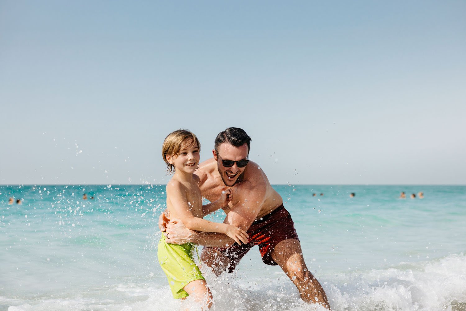 Omijaj kluby plażowe, udaj się na plaże publiczne