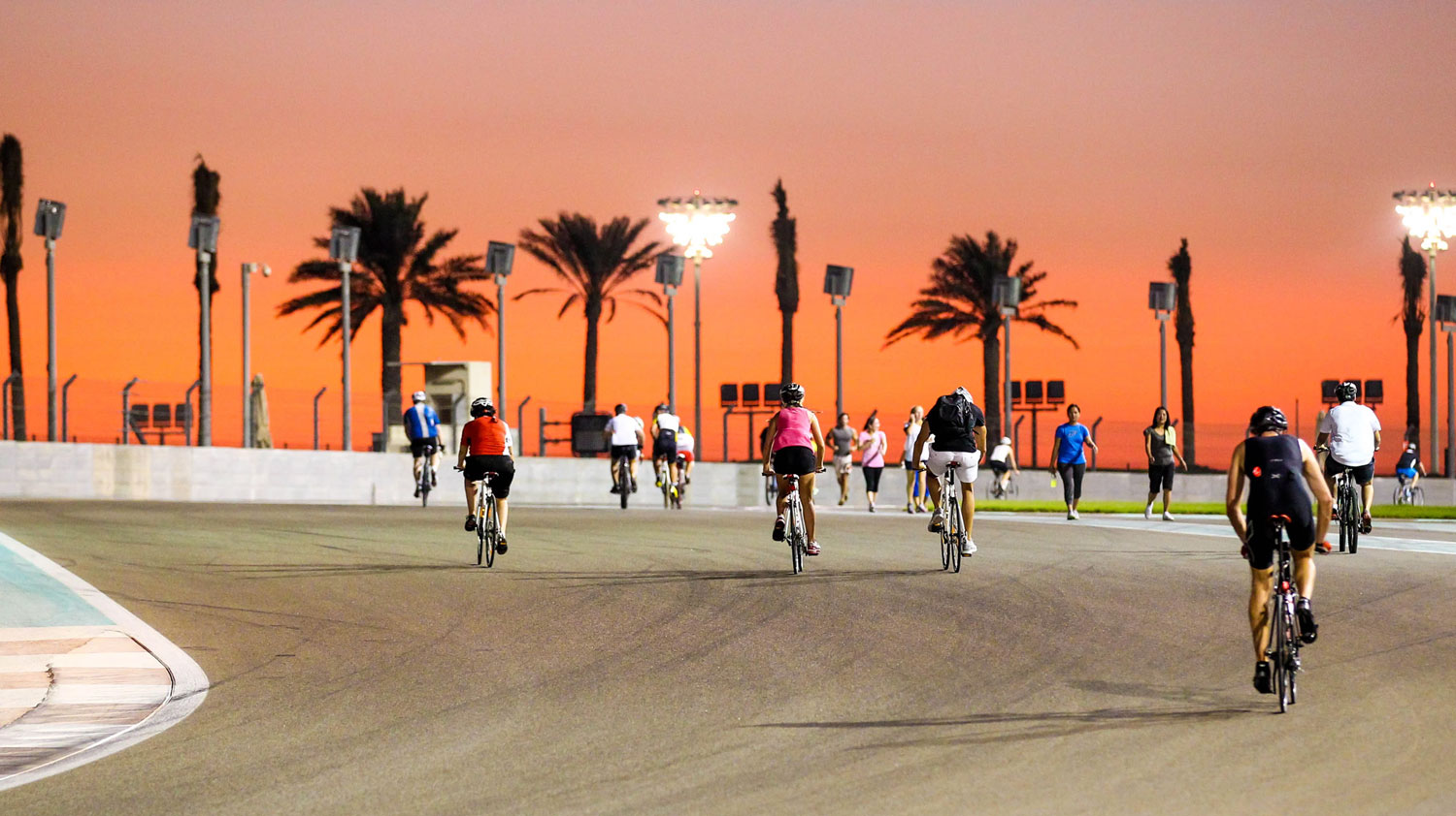 8 cycling tracks