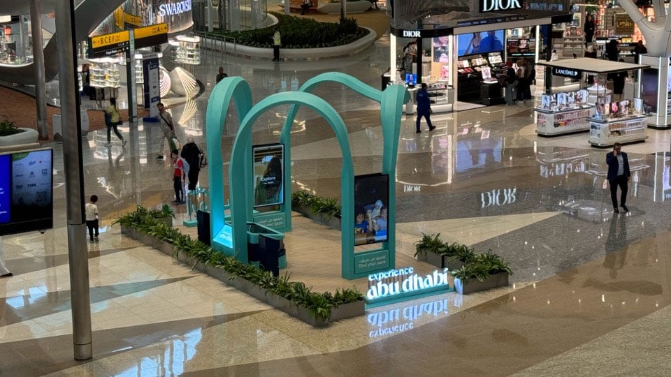 Transit Digital Stand