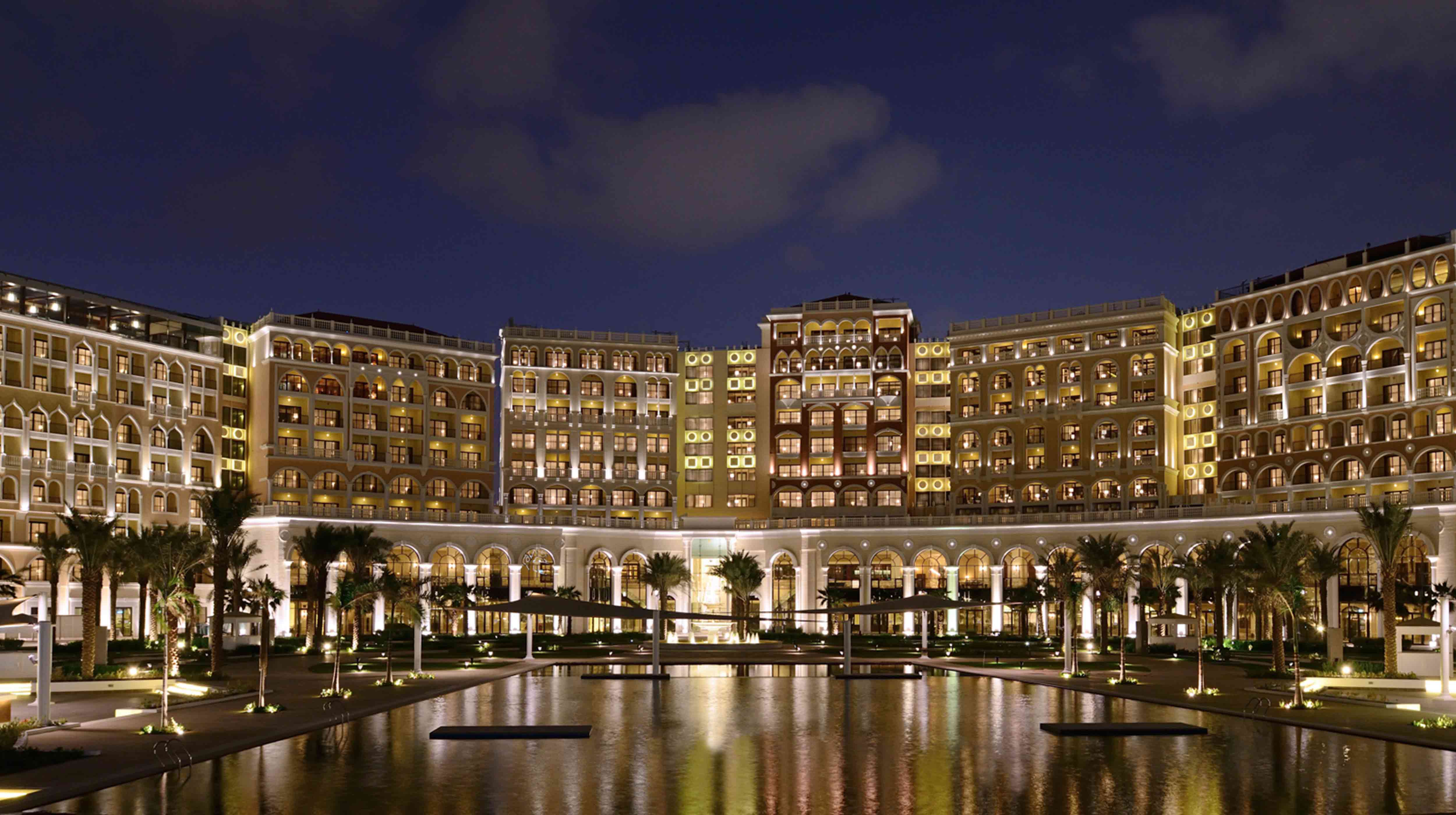 The Ritz-Carlton Abu Dhabi, Grand Canal