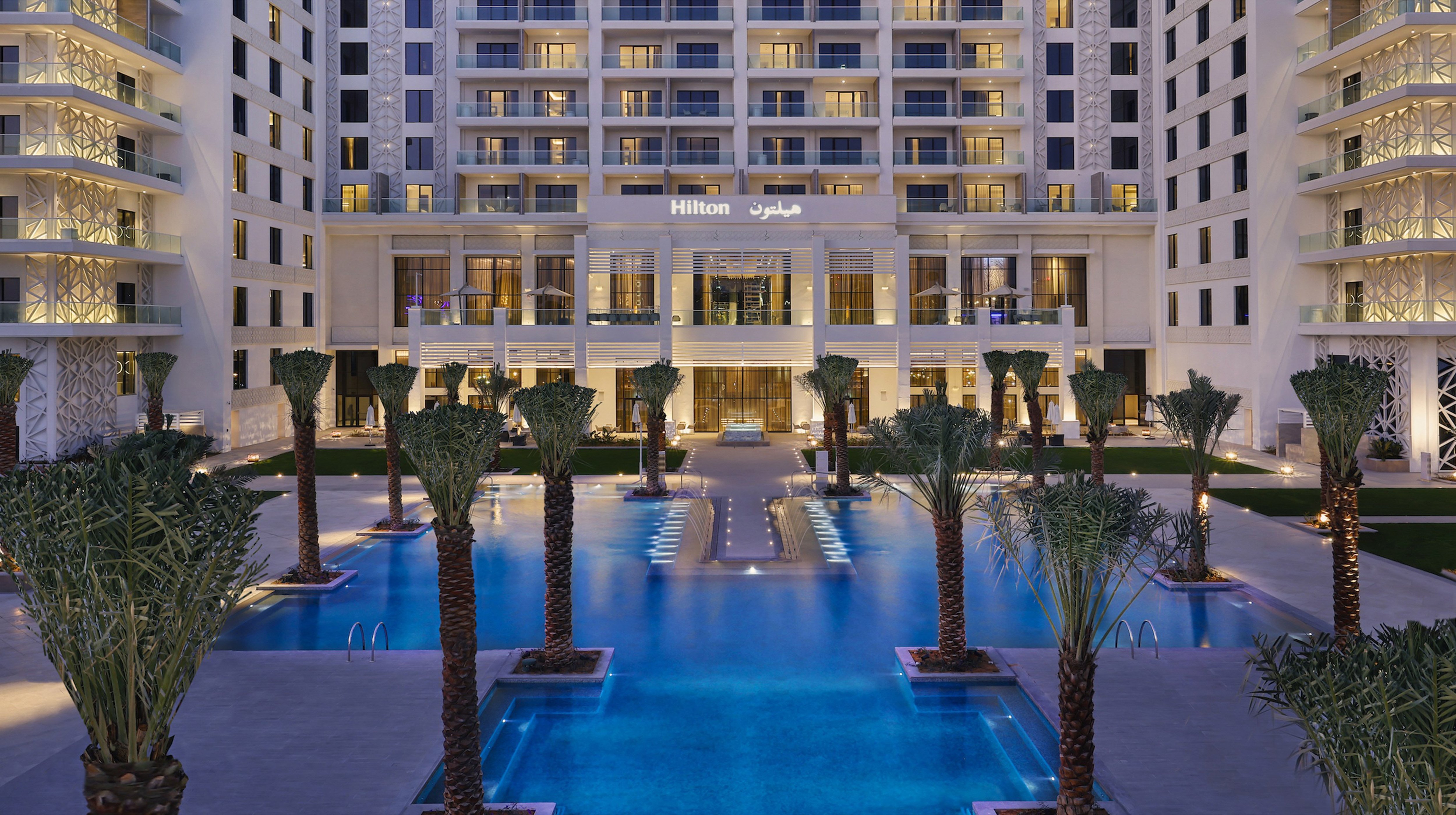 The Hilton Abu Dhabi and its impressive swimming pool in Yas Bay Waterfront